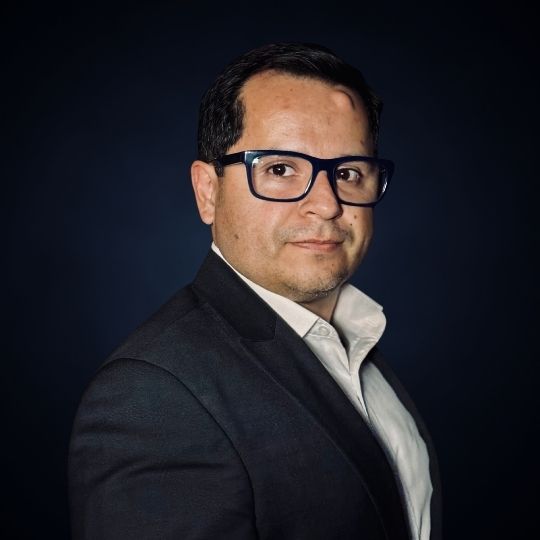 Edmund Mejia Ingeniero 1080x1080 Edmund Mejía consultor de marketing digital